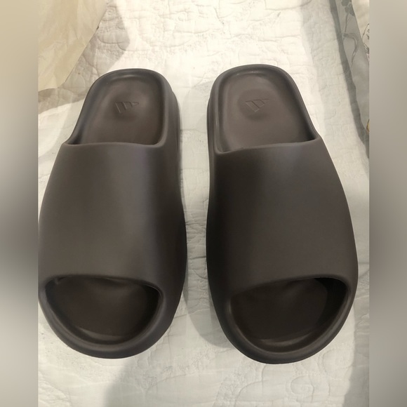 Adidas Yeezy Slides